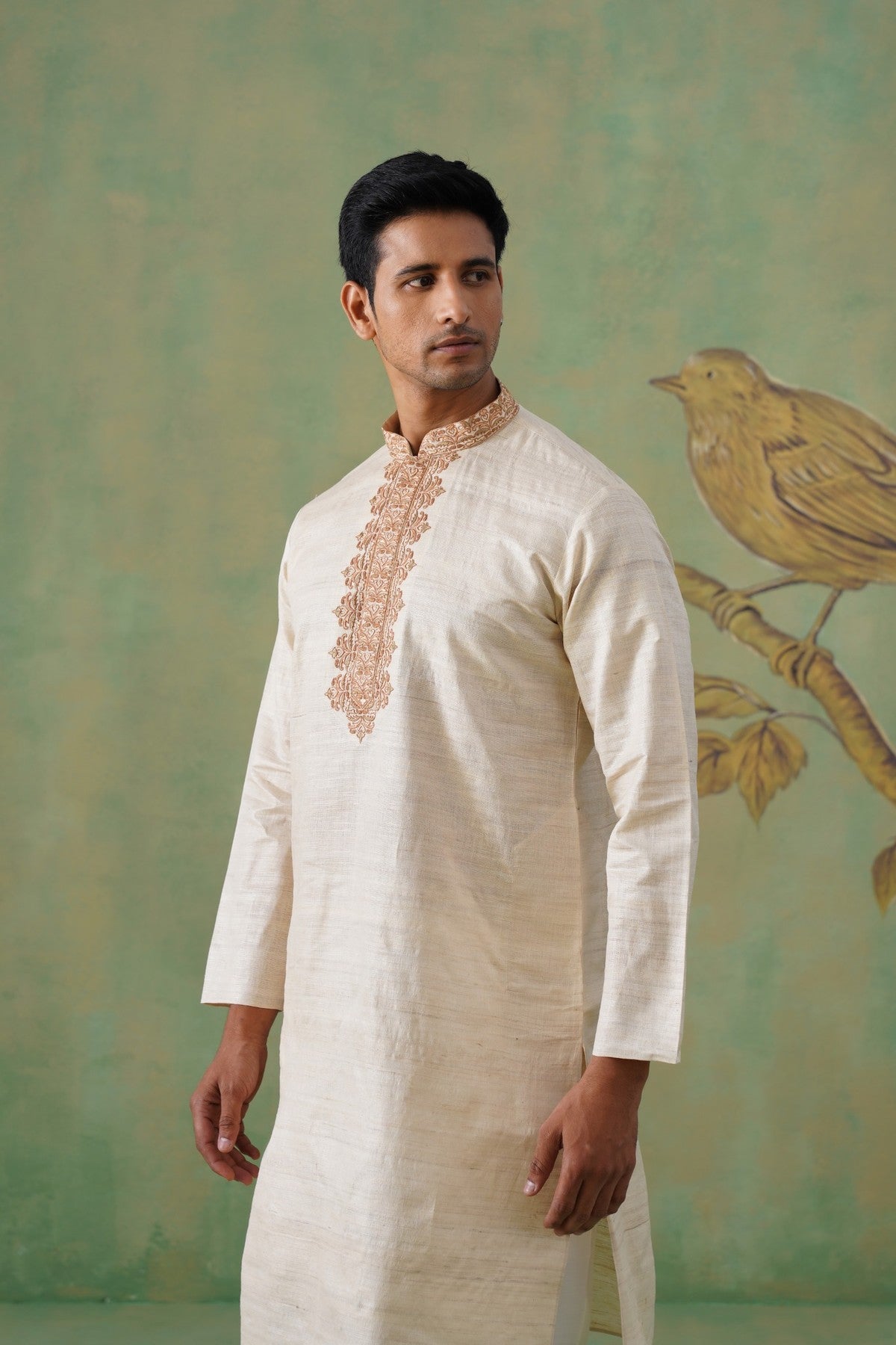 Ivory Ghicha Silk Kurta Set with Kashmiri Hand Embroidery